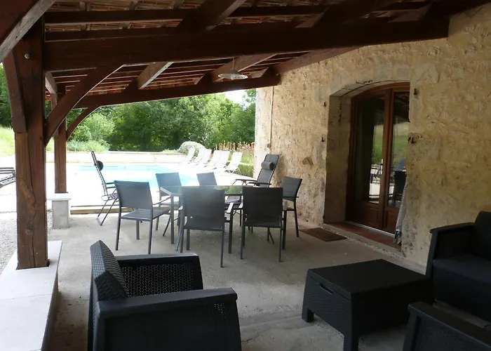 Дом отдыха Avec Piscine Proche De St Cirq Lapopie