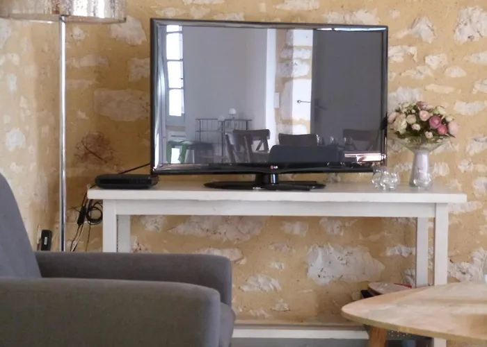 Дом отдыха Avec Piscine Proche De St Cirq Lapopie Berganty